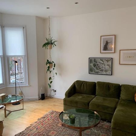 Lovely Spacious 1-Bedroom Flat In Tufnell Park Close To Central London Eksteriør bilde