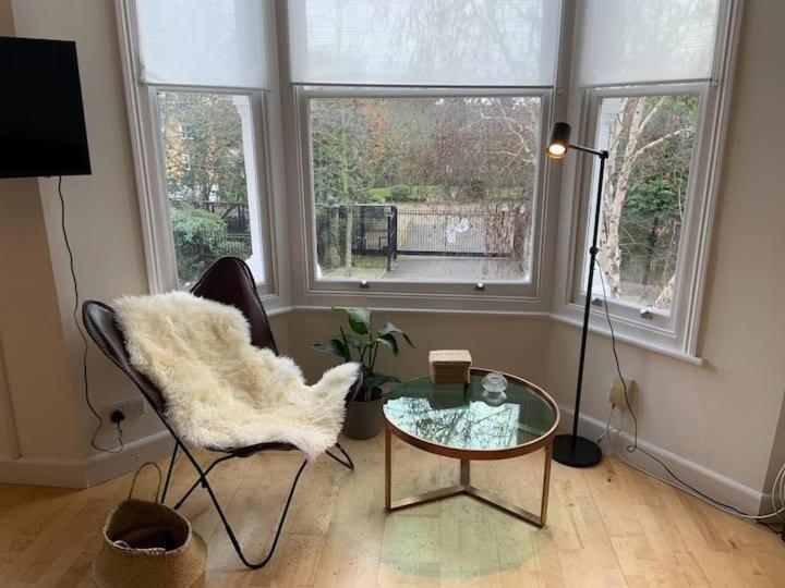 Lovely Spacious 1-Bedroom Flat In Tufnell Park Close To Central London Eksteriør bilde